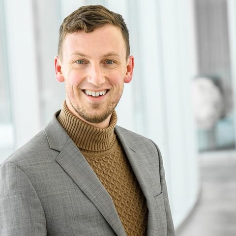 Dr. Ian Mills